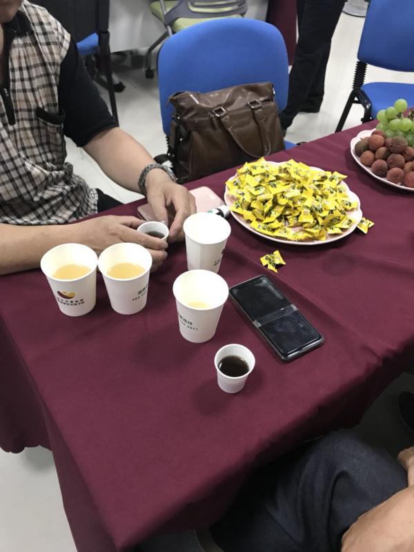 期間菇新為俱樂部領導專門準備了靈芝茶，讓大家更親近靈芝
